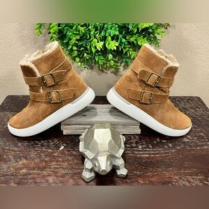 COBB HILL BY ROCKPORT ELYSSE BUCKLE FAUX FUR & GENUINE LEATHER TAN ANKLE BOOTS